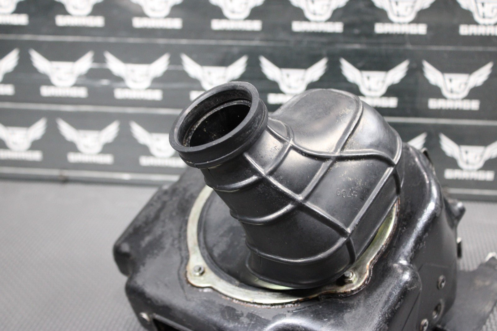1991 88 - 95 HONDA CR80R OEM AIRBOX INTAKE AIR CLEANER CASE 17210 - GS2 - 700 - hggarage