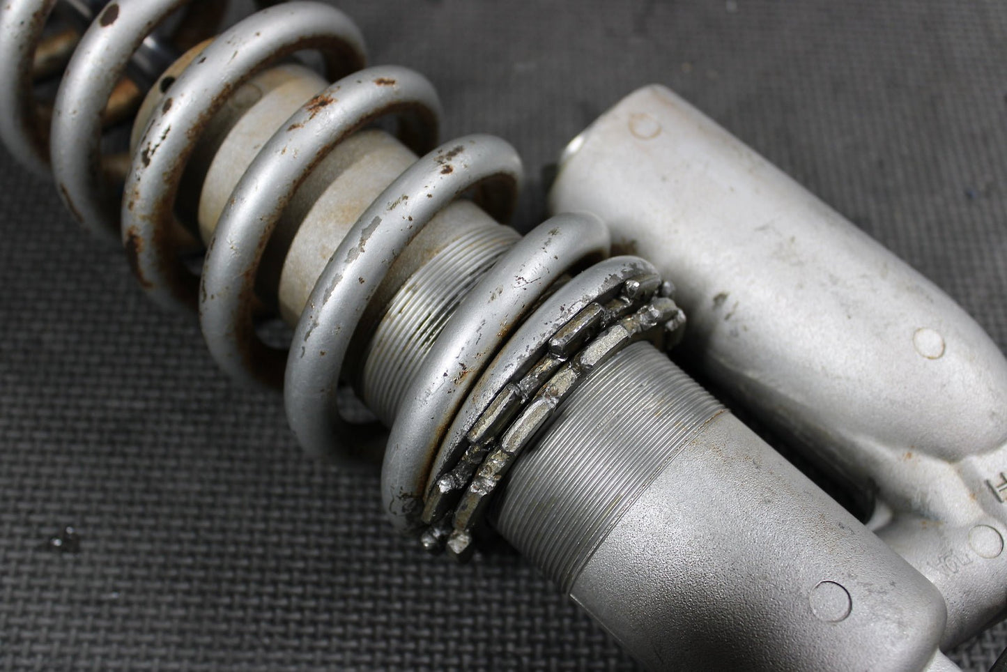 1998 YAMAHA YZ400F OEM REAR BACK SHOCK ABSORBER SUSPENSION - hggarage
