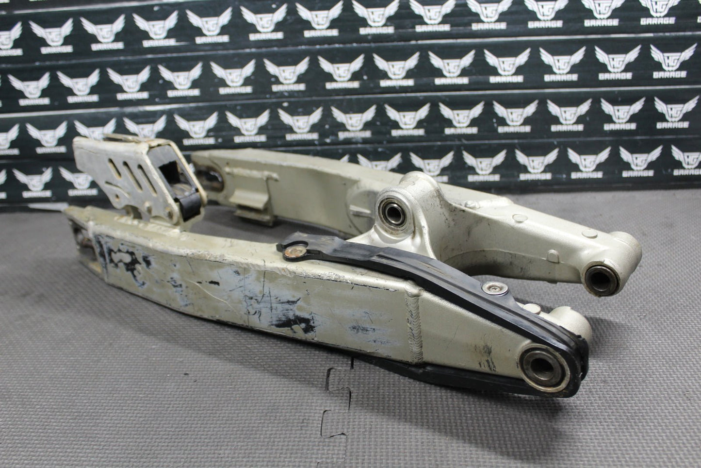 1999 KAWASAKI KX125 OEM SWINGARM SWING ARM REAR SUSPENSION 33001 - 1556 - TX - hggarage