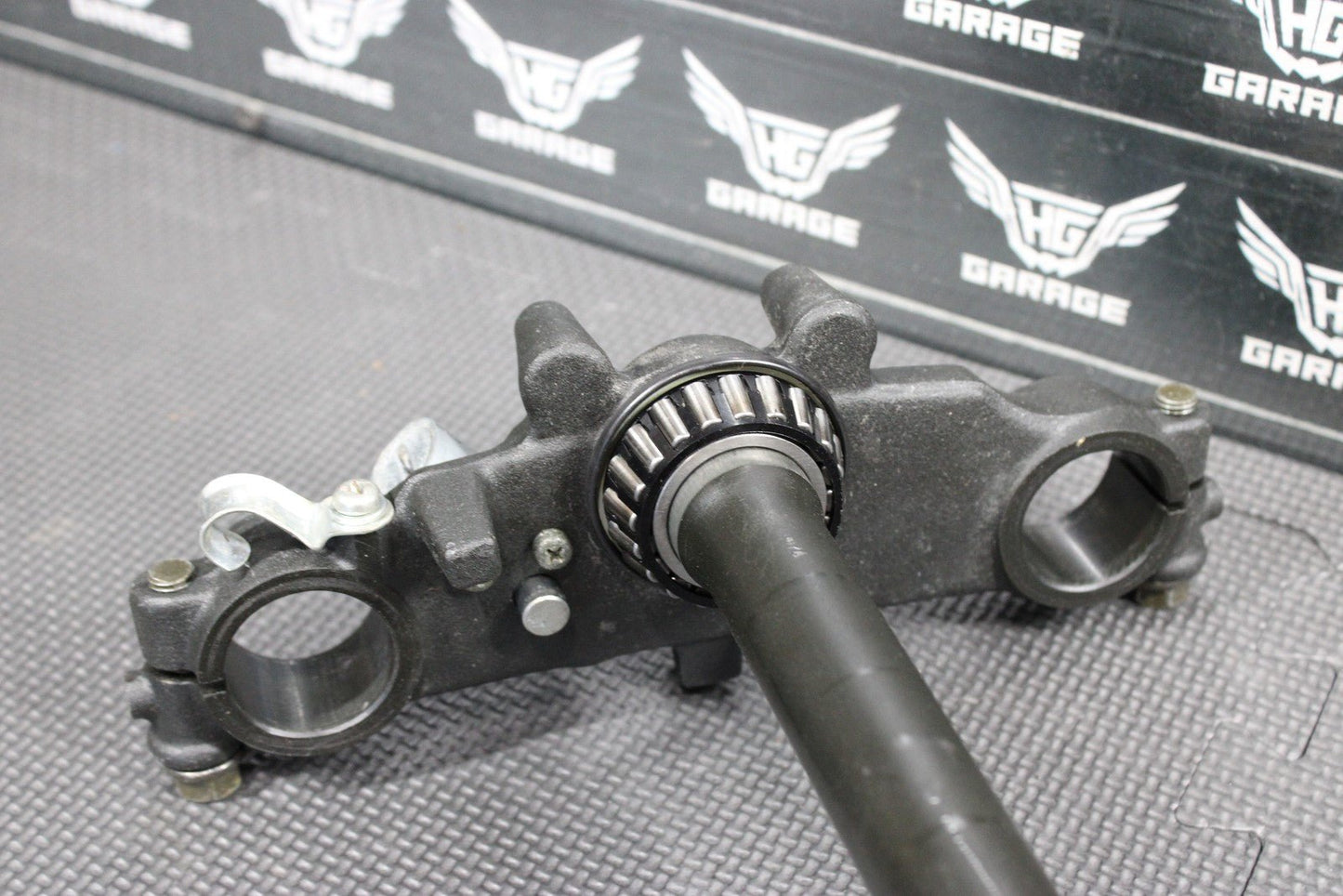 2005 SUZUKI DR200SE OEM FRONT FORKS LOWER UPPER TRIPLE TREE STEM CLAMP NICE! - hggarage