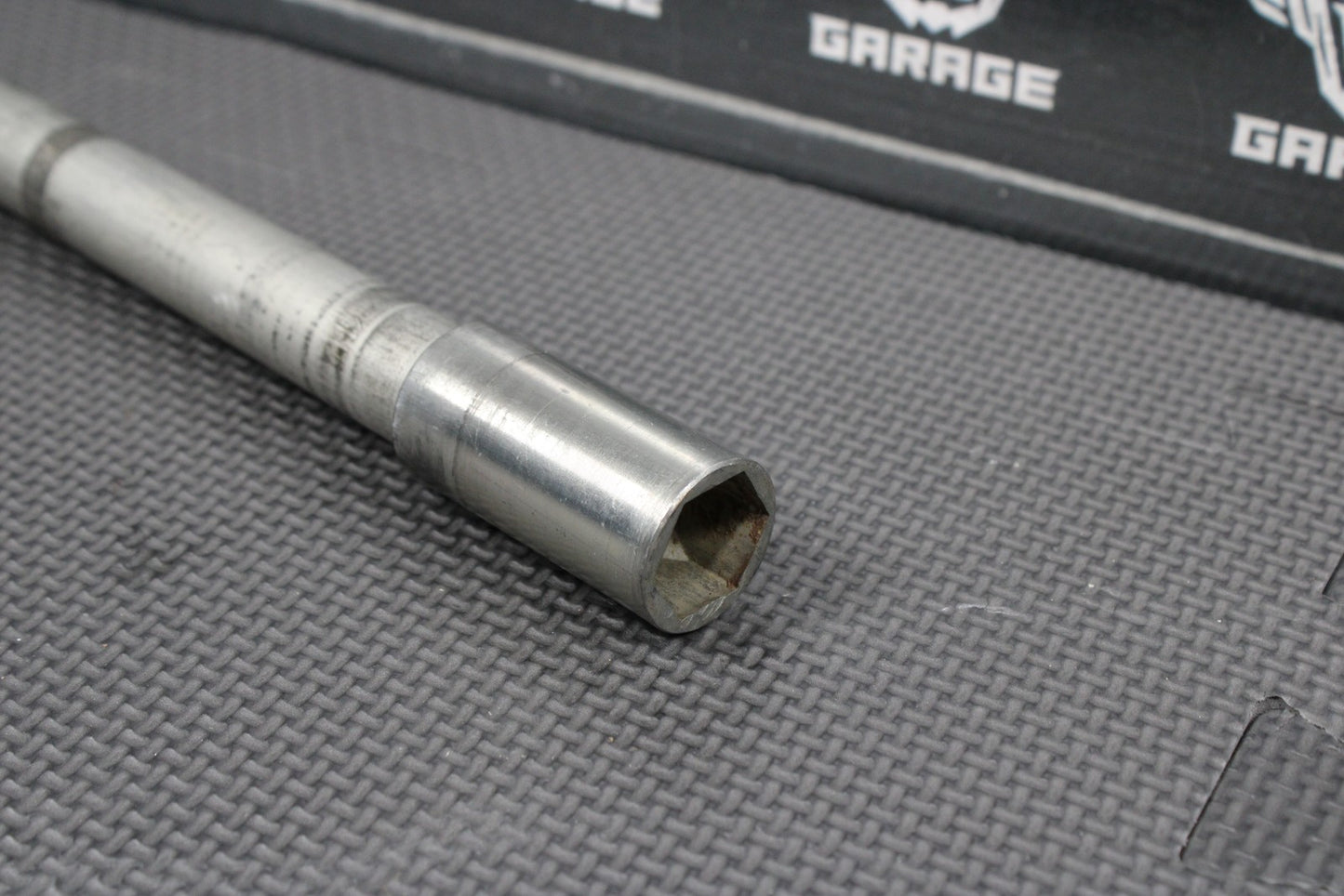 2019 HONDA CRF450R CRF450RX OEM FRONT WHEEL RIM AXLE PIVOT BOLT 44301 - MEN - 000 - hggarage