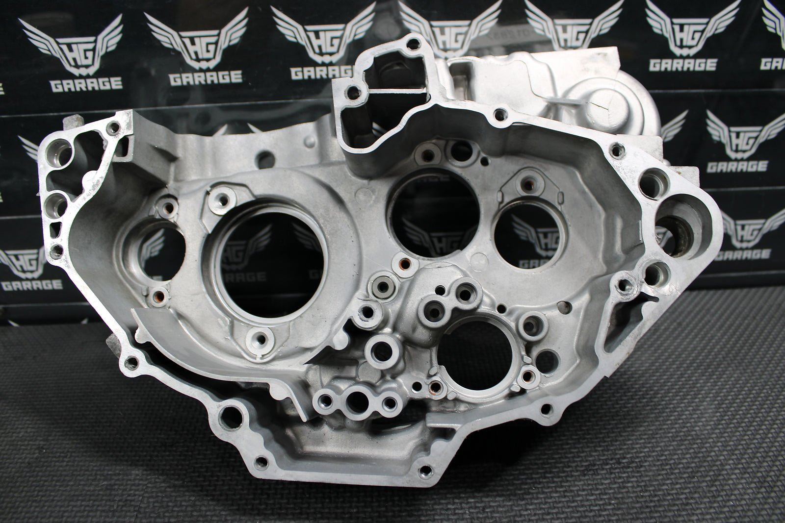 2002 Yamaha WR426F YZ426F OEM Right Side Crankcase Crank Case Half Bottom End - hggarage
