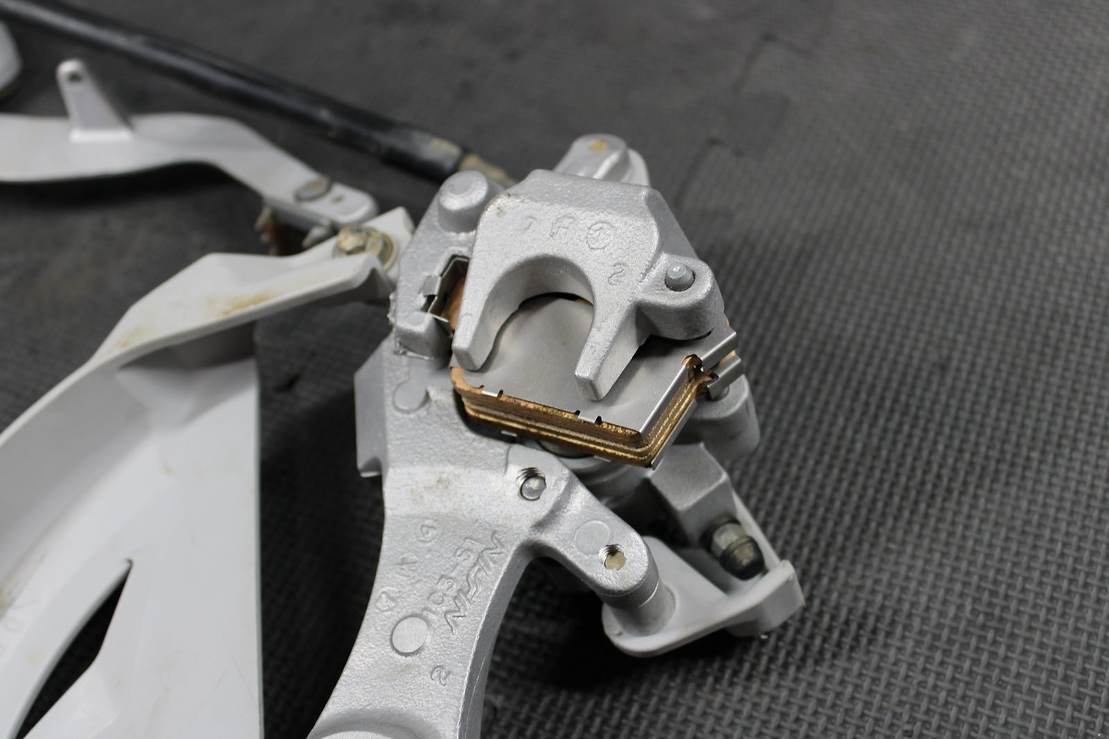 2008 YAMAHA YZ450F OEM NISSIN REAR BACK BRAKE CALIPER MASTER CYLINDER LEVER - hggarage