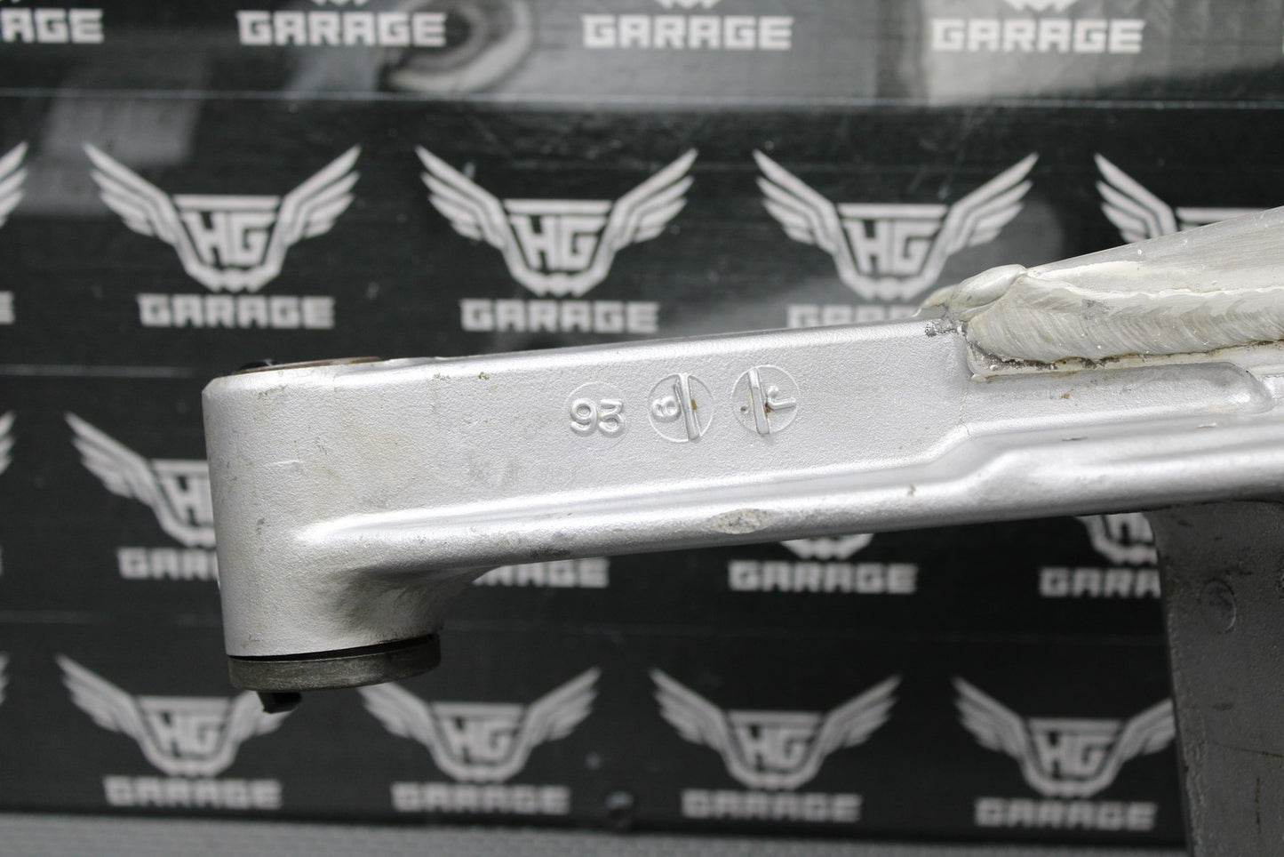 1994 SUZUKI 93 - 95 RM125 RM250 OEM SWINGARM SWING ARM SUSPENSION 61000 - 28E11 GOOD - hggarage