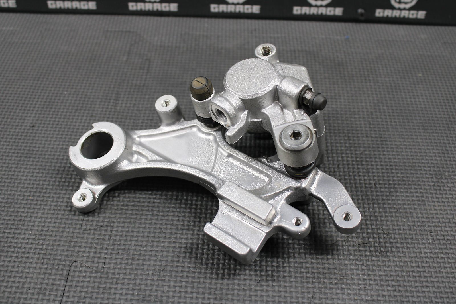 1998 YAMAHA YZ125 YZ250 OEM NISSIN REAR BACK BRAKE CALIPER 5DH - 2580W - 00 - 00 NICE - hggarage