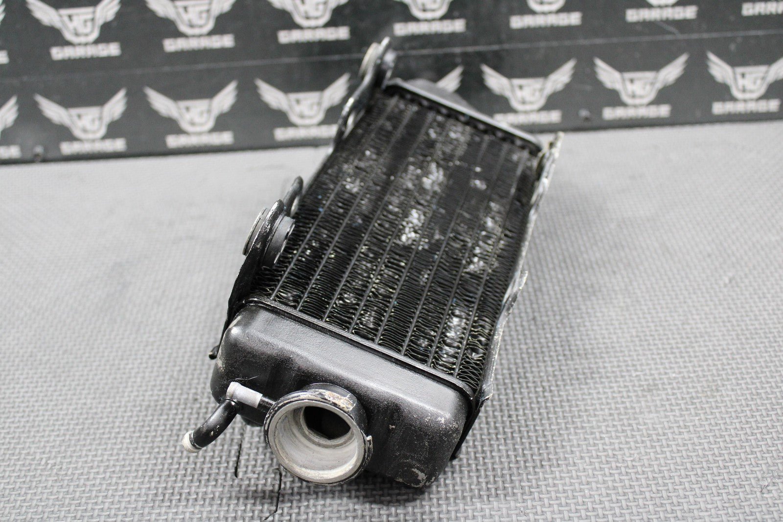 1987 1988 HONDA CR125R OEM RIGHT SIDE FILL RADIATOR COOLER 19010 - KS6 - 700 NICE! - hggarage