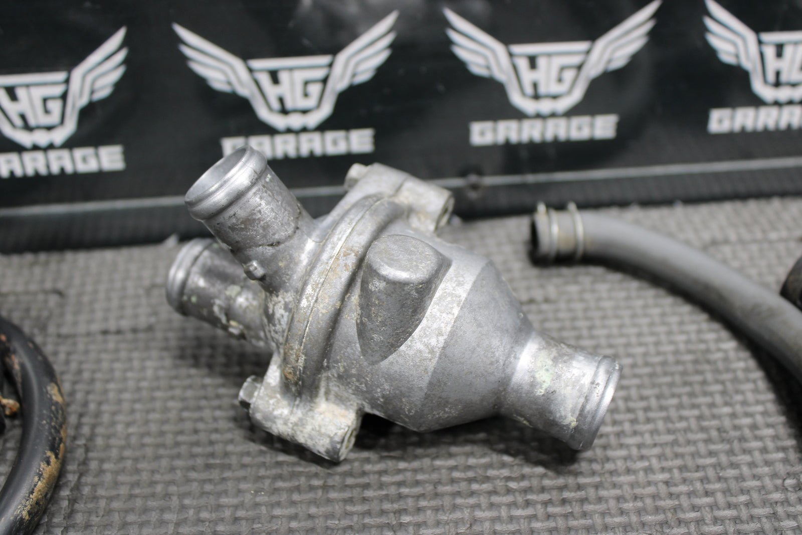 2003 00 - 07 HONDA XR650R OEM RADIATOR THERMOSTAT HOUSING COVER COOLING HOSES - hggarage