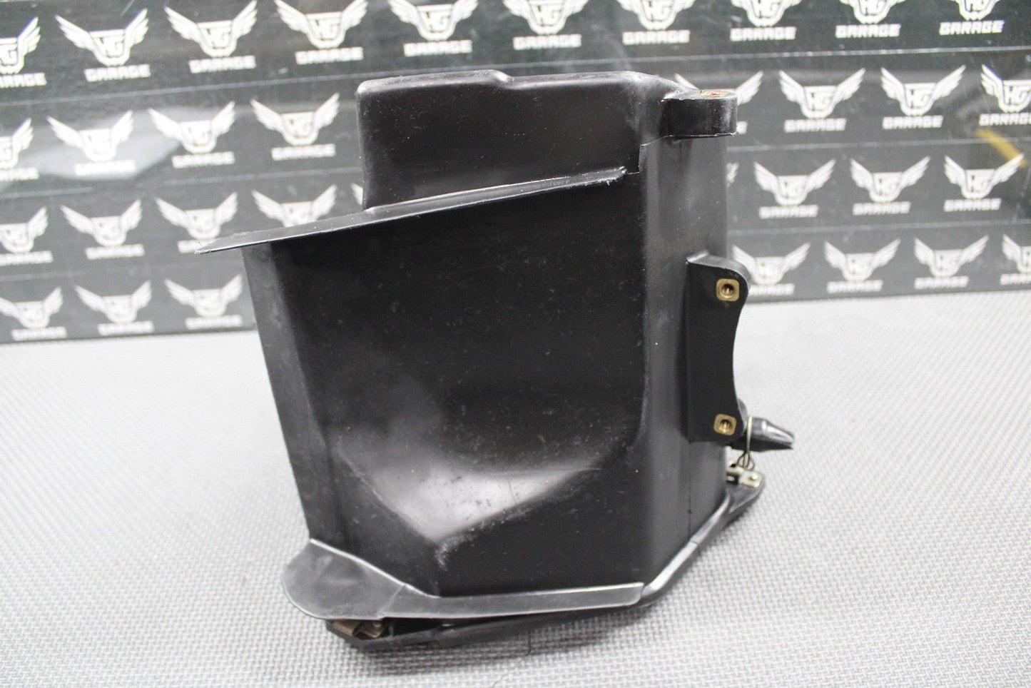 1991 90 - 95 HONDA XR250R OEM AIRBOX AIR CLEANER BOX INTAKE BOOT 17222 - KT1 - 670 - hggarage