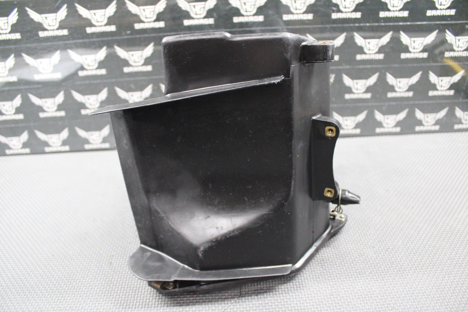 1991 90 - 95 HONDA XR250R OEM AIRBOX AIR CLEANER BOX INTAKE BOOT 17222 - KT1 - 670 - hggarage