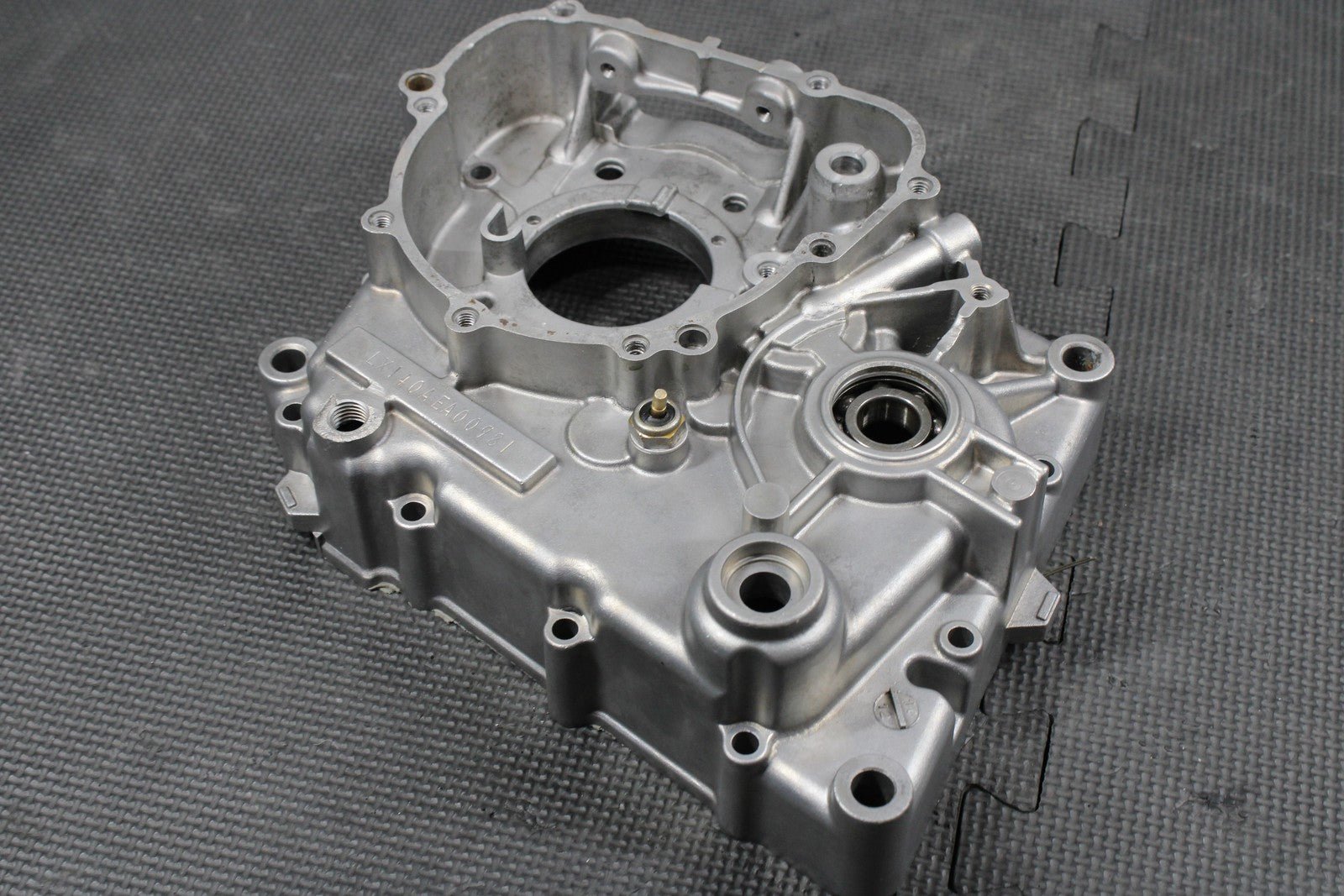 2008 KAWASAKI KLX140 OEM LEFT ENGINE CRANKCASE CRANK CASES BLOCK NEEDS REPAIR! - hggarage
