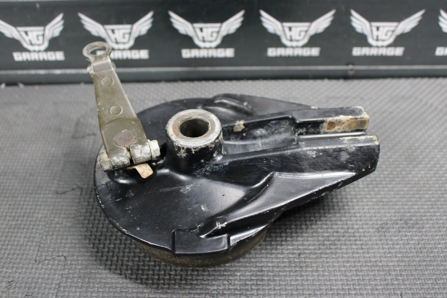 2001 Honda XR200R 90 - 02 OEM Rear Back Brake Drum Panel Assembly 43100 - KK0 - 000 - hggarage