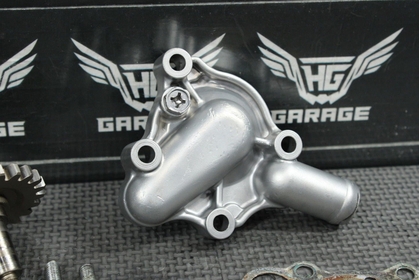 2000 97 - 04 HONDA CR125R OEM ENGINE WATER PUMP W HOUSING 19221 - KZ4 - B00 GOOD! - hggarage