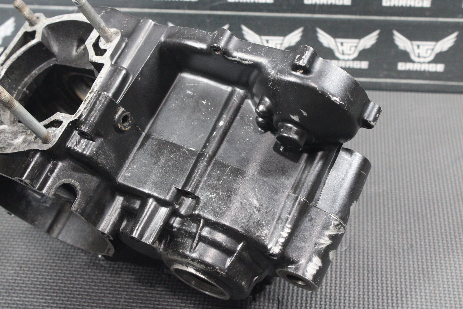1986 KAWASAKI KDX200 86 - 87 OEM LEFT RIGHT ENGINE MOTOR CRANKCASE CRANK CASES - hggarage