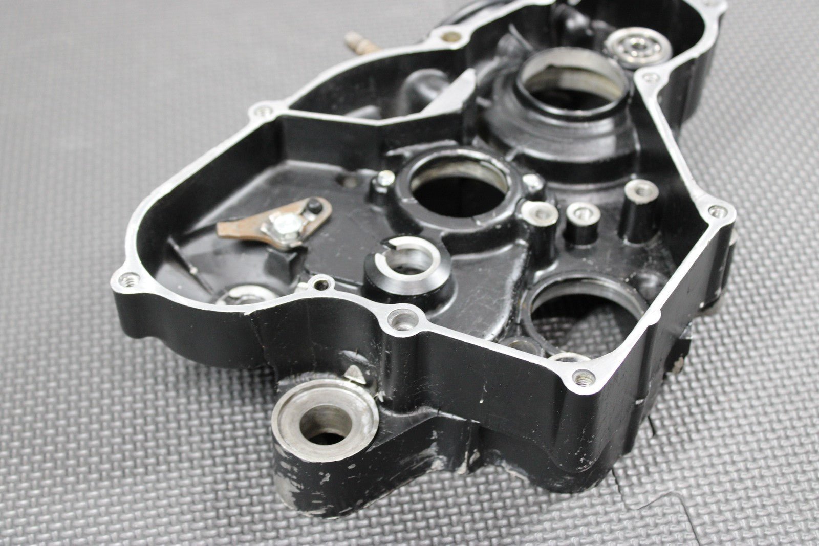 1991 86 - 95 HONDA CR80R OEM RIGHT ENGINE MOTOR CRANKCASE BLOCK 11100 - GC4 - 601 - hggarage