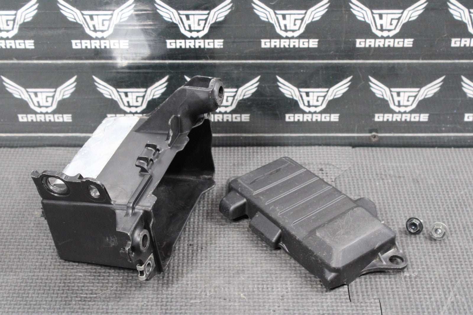 2023 HONDA CRF250R OEM PLASTIC BATTERY TRAY BOX 50325 - K95 - AA0 - hggarage