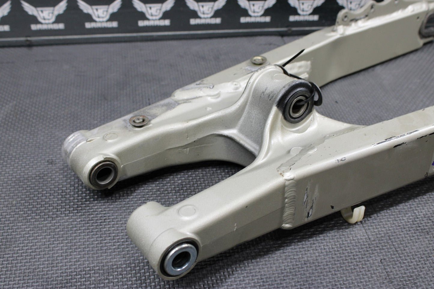 1996 KAWASAKI KX125 KX250 OEM SWINGARM SWING ARM SUSPENSION 33001 - 1487 - TX - hggarage