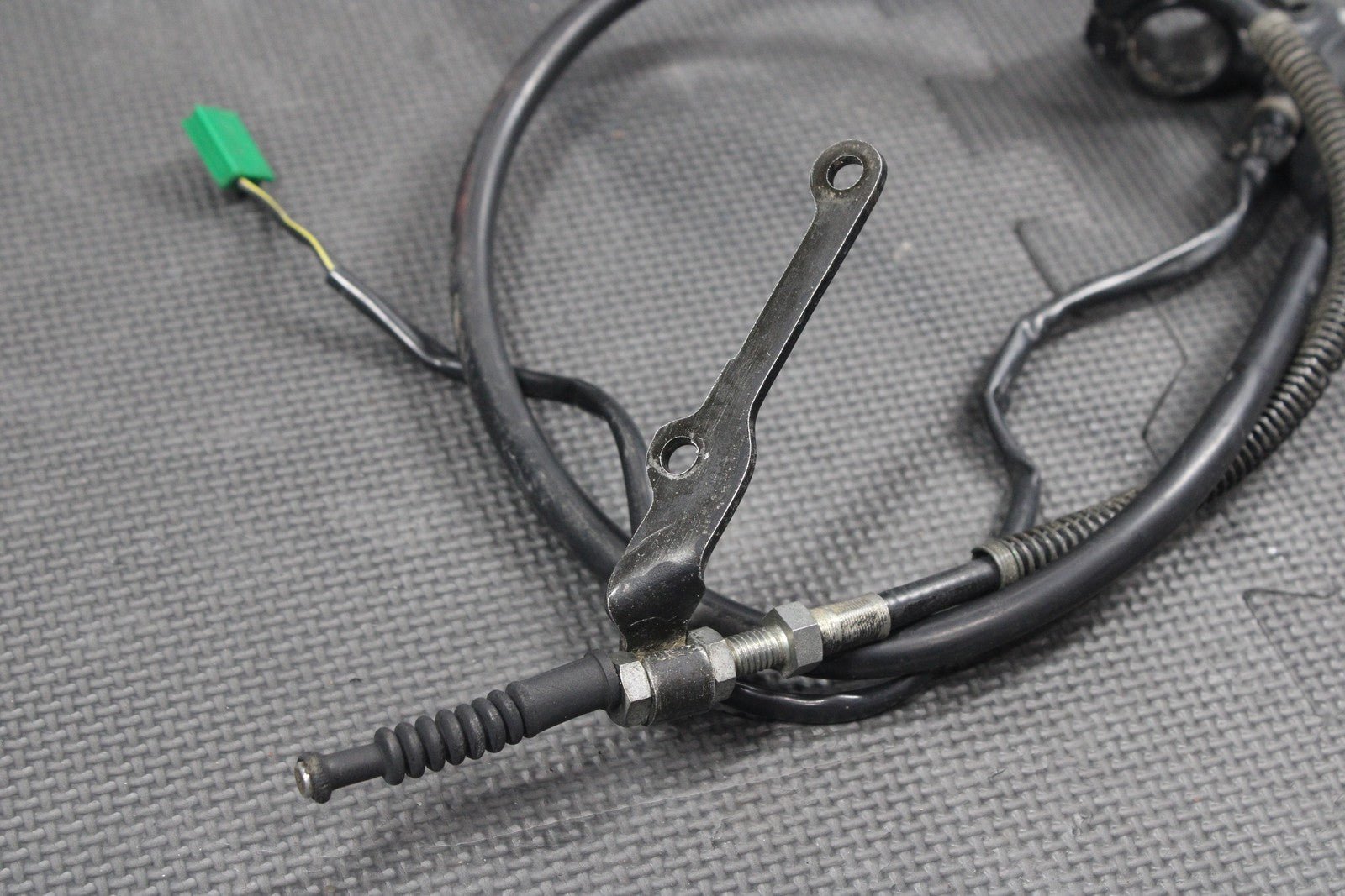 1987 87 - 95 YAMAHA TW200 OEM CLUTCH PERCH MOUNT WITH LEVER CABLE 1RL - 26335 - 00 - 00 - hggarage