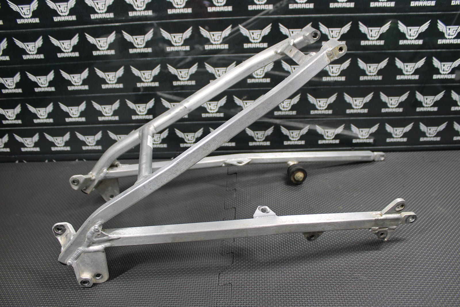 2002 YAMAHA YZ250F OEM REAR BACK SUB FRAME SUBFRAME SEAT RAIL 5SF - 21190 - 00 - 00 - hggarage