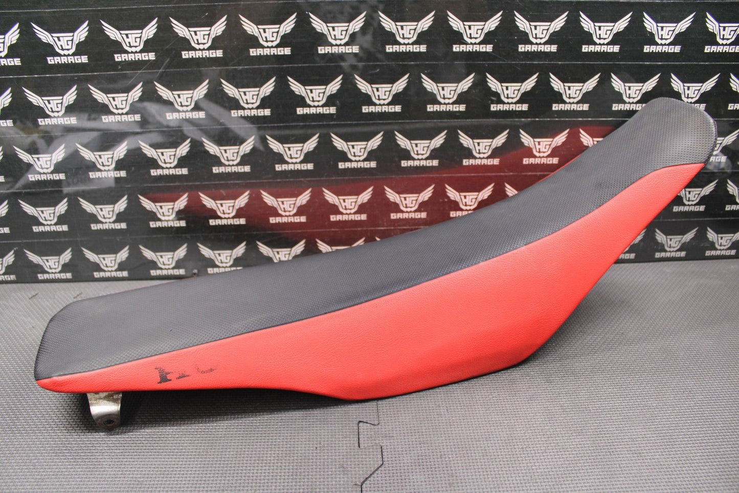 2008 06 - 08 HONDA CRF250R OEM SEAT SADDLE FOAM PAN COVER 77100 - KRN - A01 - hggarage