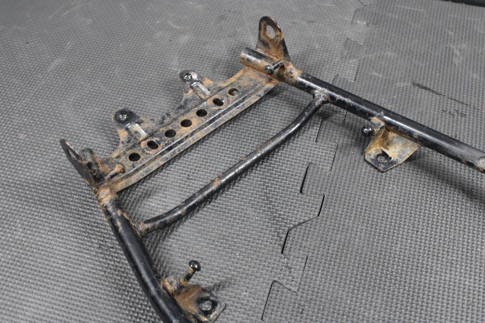1987 87 - 93 YAMAHA TW200 OEM REAR BACK SUB FRAME SUBFRAME FENDER SUPPORT TAILIGHT - hggarage