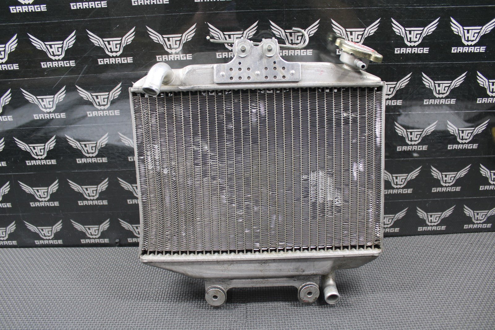 1997 HONDA 97 - 99 CR250R OEM RADIATOR COOLER W/ CAP 19100 - KZ3 - J10 GOOD - hggarage