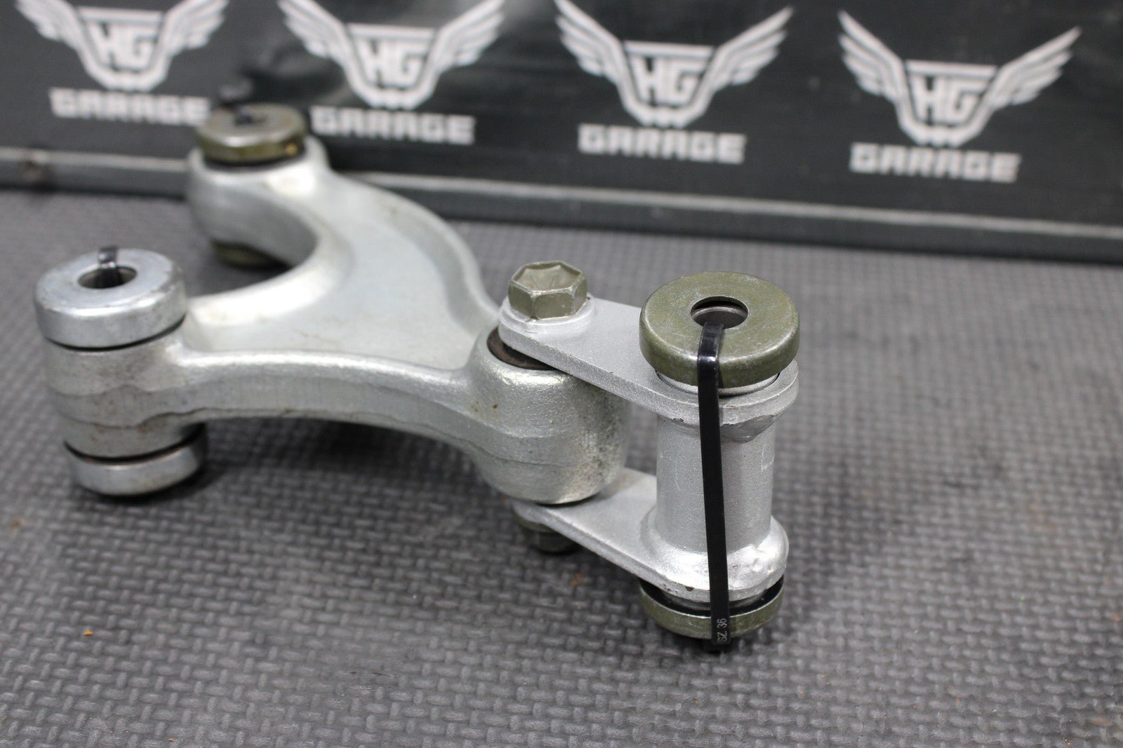2000 YAMAHA TTR125 TTR125L OEM REAR SHOCK LINKAGE LINKS - hggarage