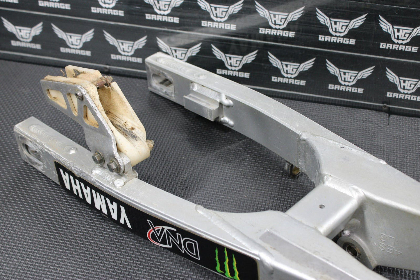 2007 03 - 18 YAMAHA YZ85 OEM SWINGARM SWING ARM SUSPENSION 5PA - 22110 - 00 - 00 - hggarage