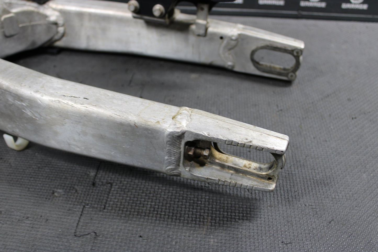 2007 KAWASAKI KLX450R KX450F OEM SWINGARM SWING ARM SUSPENSIION ASSEMBLY - hggarage