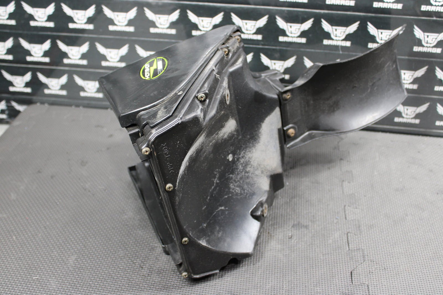 1998 YAMAHA YZ400F OEM AIRBOX AIR CLEANER FILTER INTAKE BOX 5BE - 14453 - 00 - 00 - hggarage