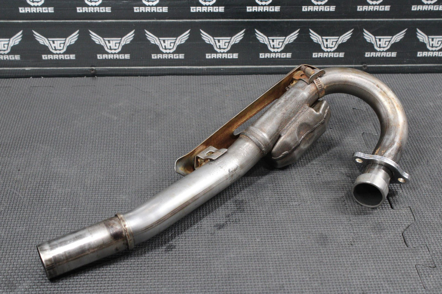 2018 HONDA CRF250R OEM RIGHT SIDE EXHAUST PIPE CHAMBER HEADER 18320 - K95 - A20 - hggarage