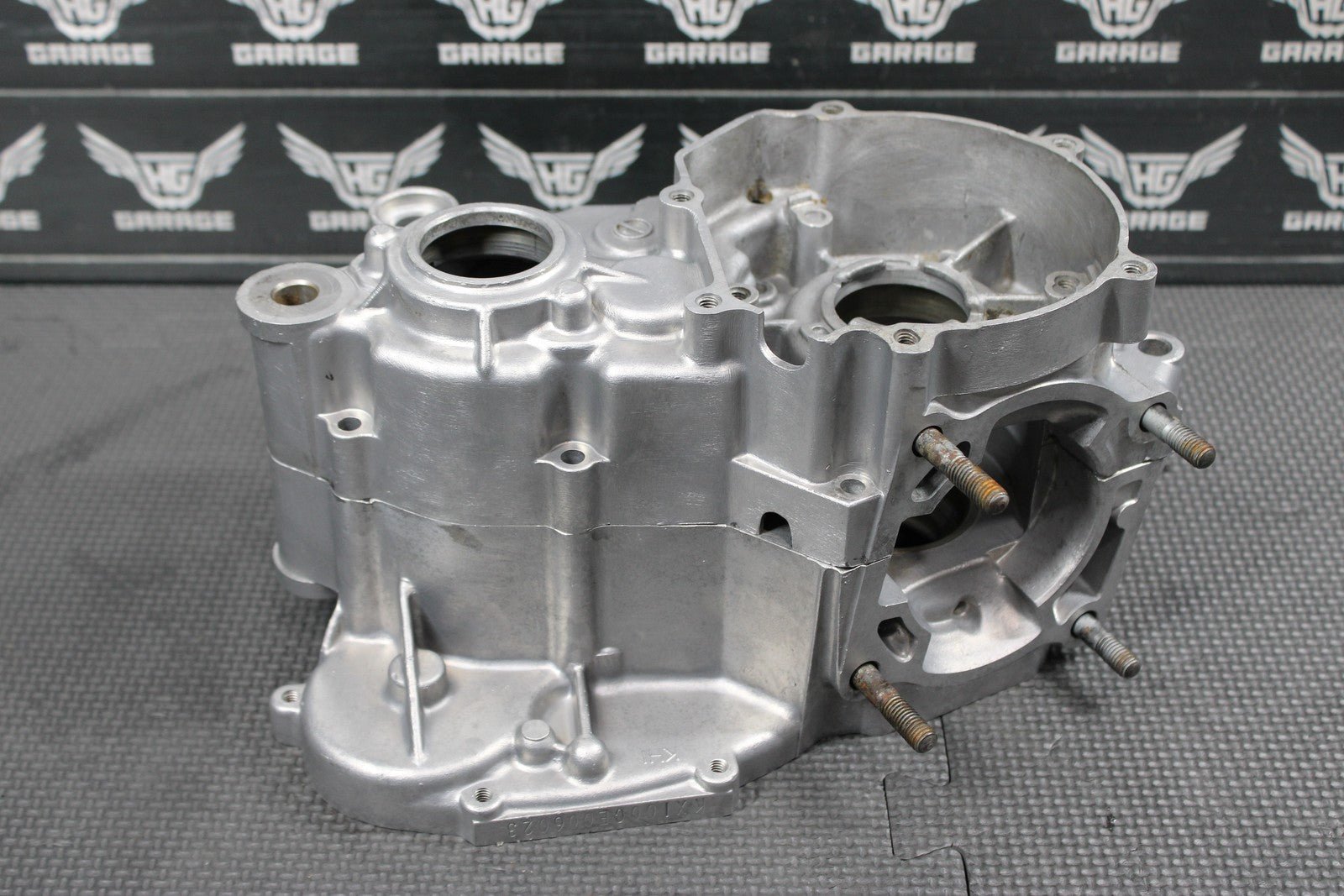 2001 KAWASAKI 01 - 05 KX100 KX85 OEM LEFT RIGHT ENGINE MOTOR CRANKCASE CRANK CASES - hggarage