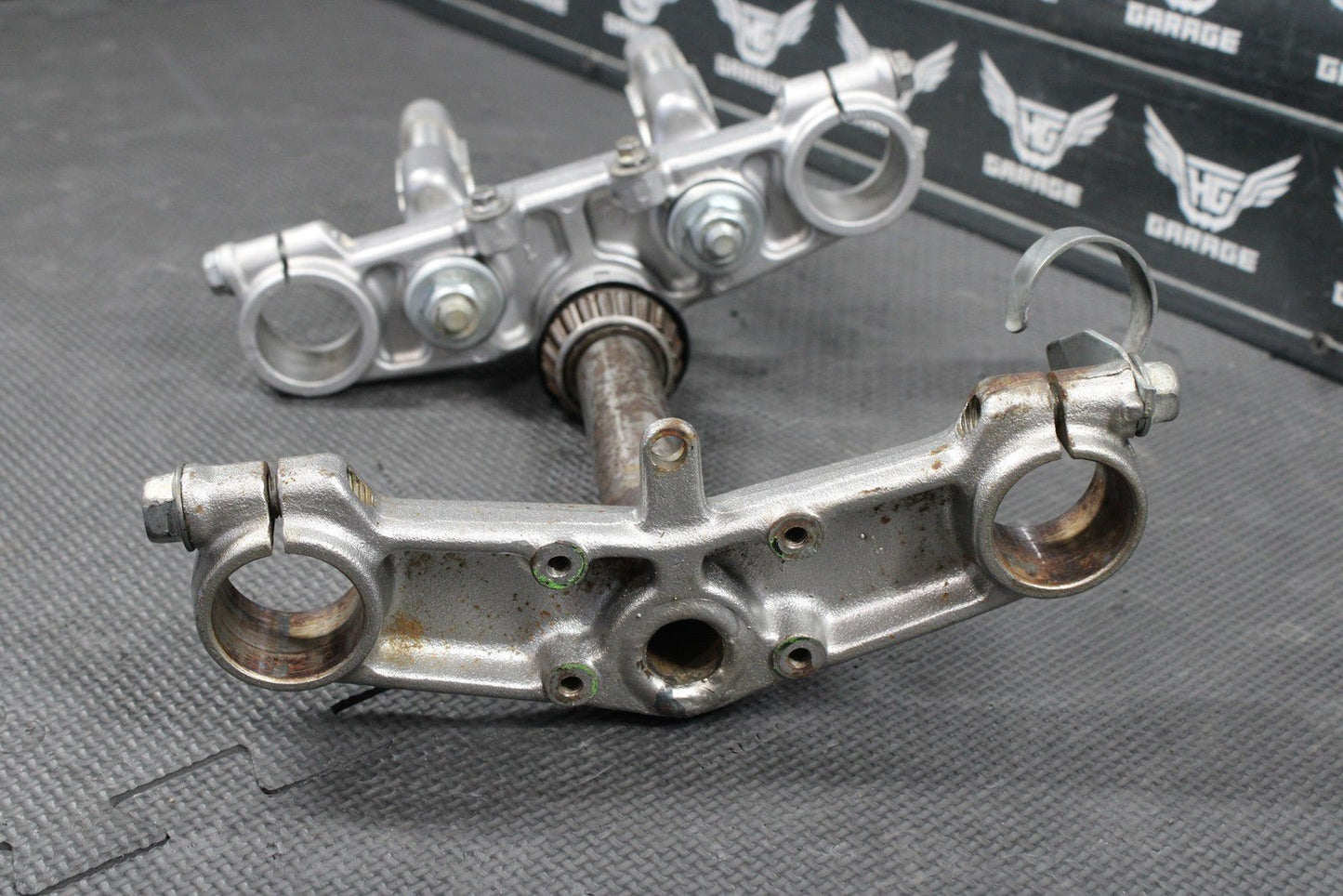 2008 KAWASAKI KLX140 OEM FRONT FORKS LOWER UPPER TRIPLE TREE STEM CLAMP FORKS - hggarage