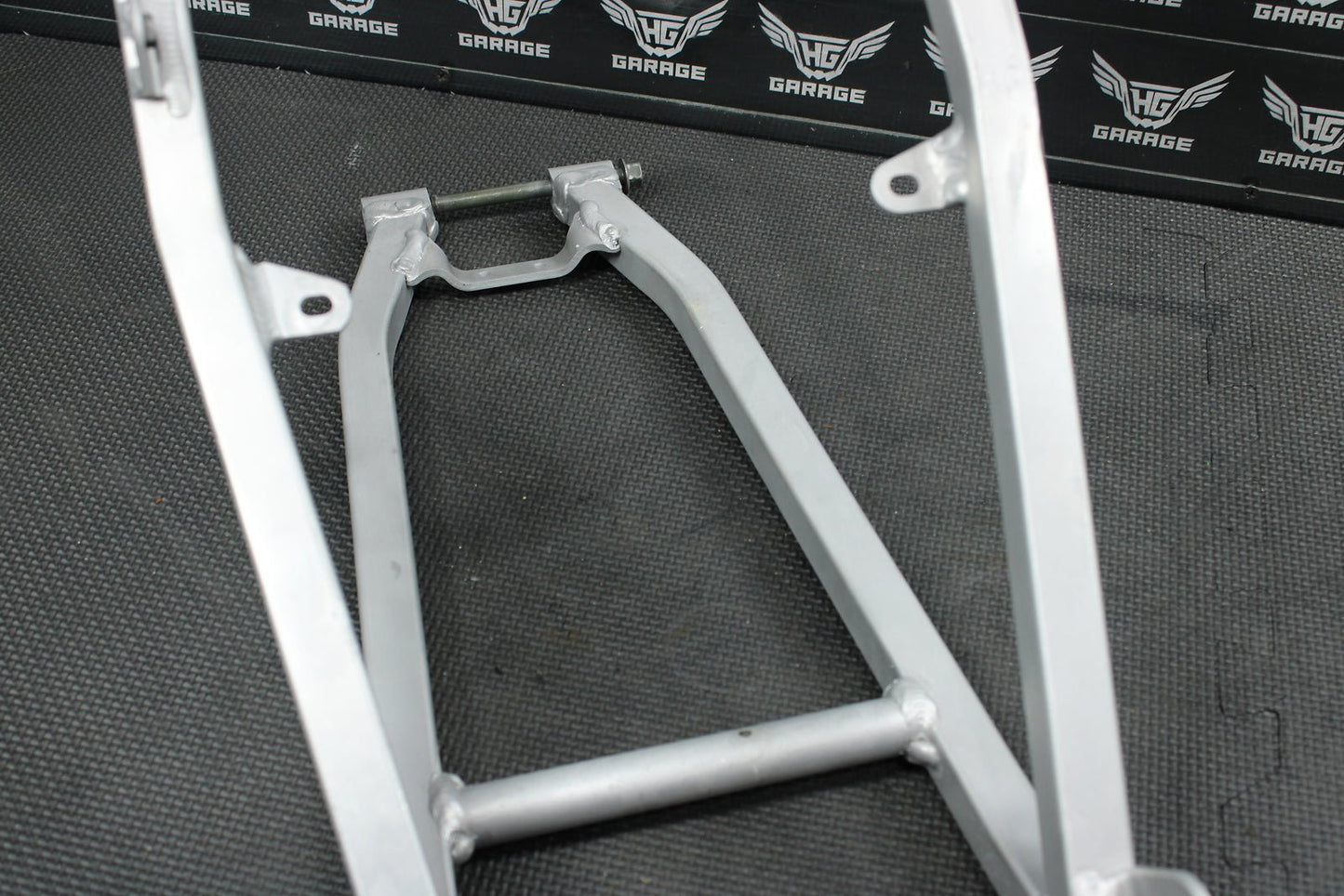2004 Yamaha YZ450F OEM Rear Back Sub Frame Subframe 5XD - 21190 - 00 - 00 - hggarage