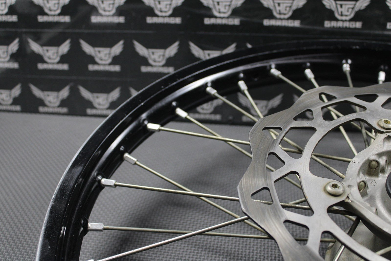 2020 SUZUKI RMZ250 RMZ450 OEM BLACK FRONT WHEEL RIM HUB ROTOR 54100 - 37K00 GOOD! - hggarage