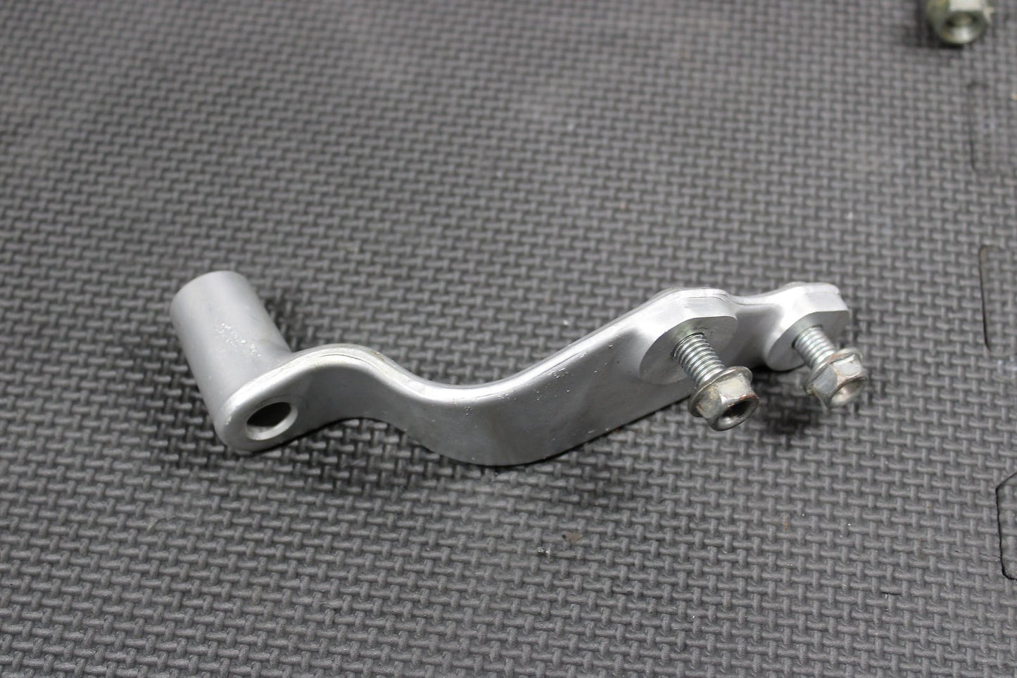 2006 HONDA CRF450X 05 - 09 / 12 - 17 OEM ENGINE MOTOR MOUNT STAY BRACKETS 50407 - MEY - hggarage