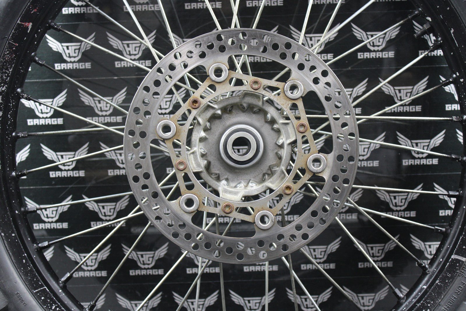 2005 YAMAHA 02 - 05 YZ125 YZ250 OEM EXCEL FRONT WHEEL RIM HUB TIRE 5NY - 25111 - 00 - 00 - hggarage