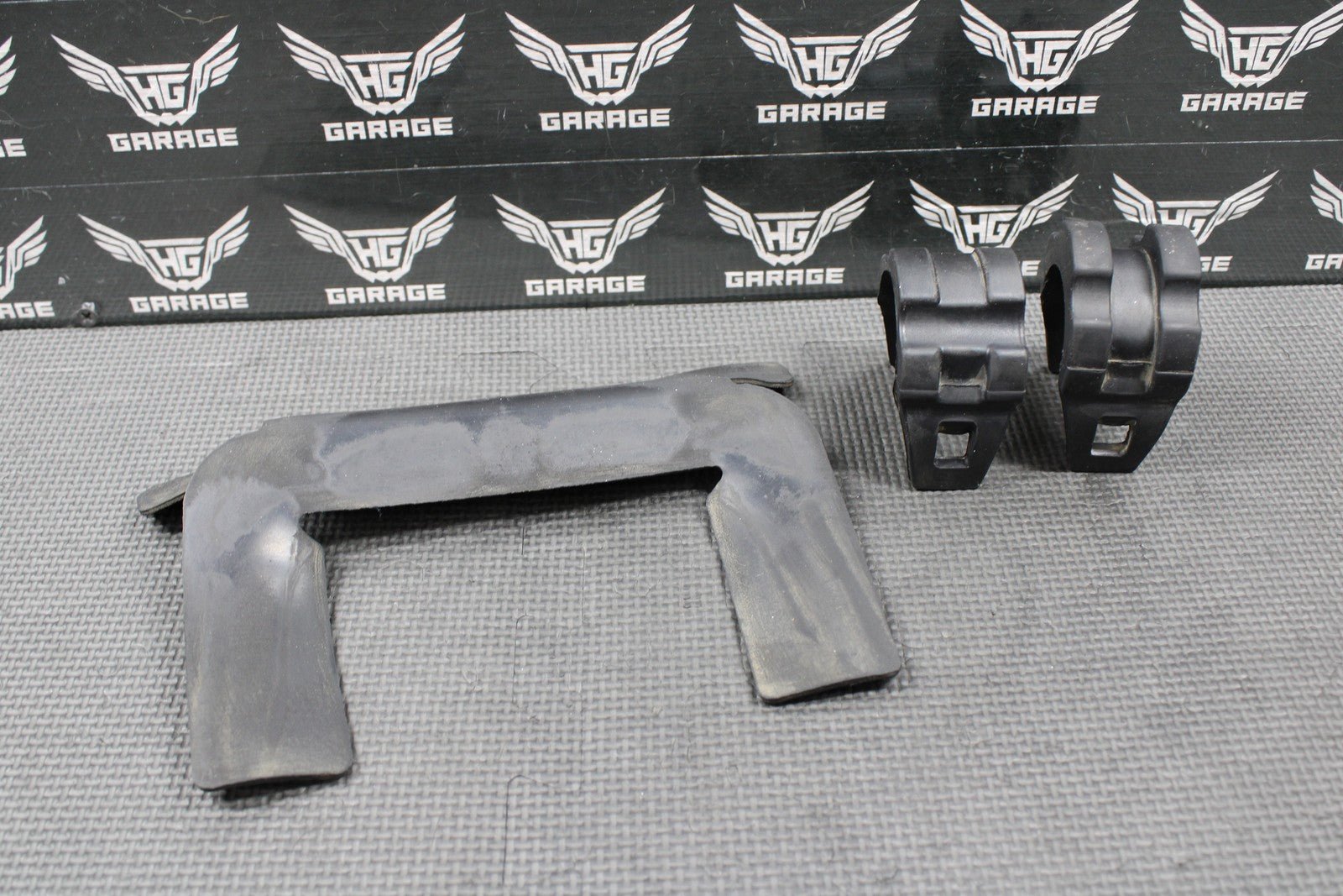 2002 HONDA XR200R 86 - 02 OEM GAS FUEL TANK SEAT FRAME DAMPER RUBBER MOUNTS GUARDS - hggarage
