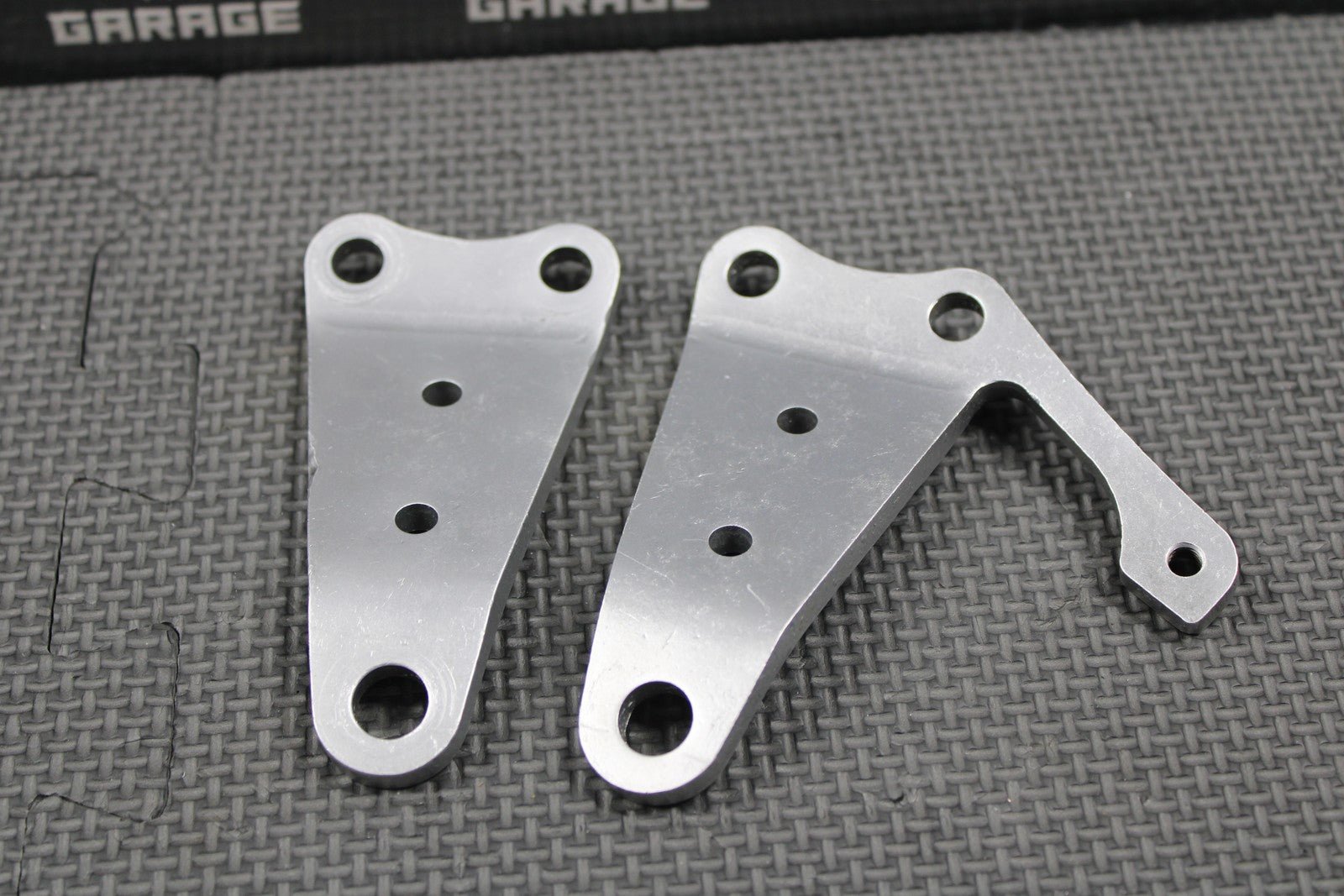 1997 HONDA CR250R OEM ENGINE MOTOR MOUNT HEAD STAY HANGER BRACKETS 50407 - KZ3 - B00 - hggarage
