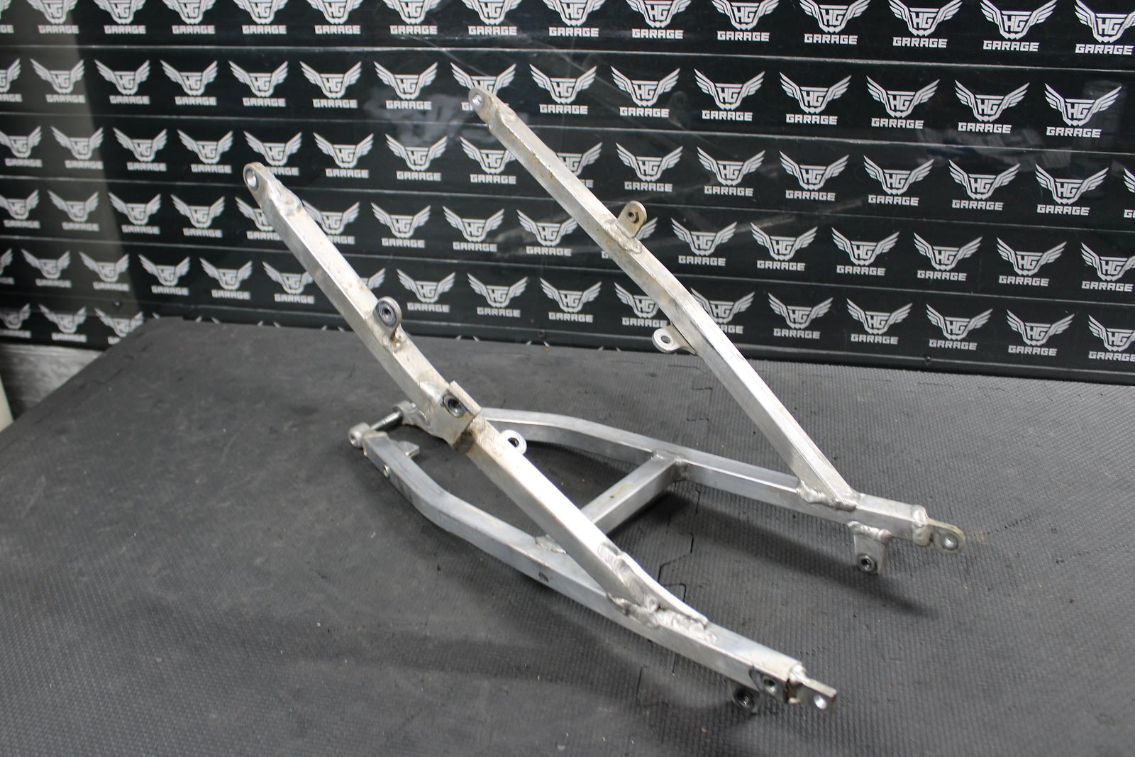 2002 HONDA CRF450R OEM REAR BACK SUB FRAME SUBFRAME NICE! 50200 - MEB - 670 - hggarage