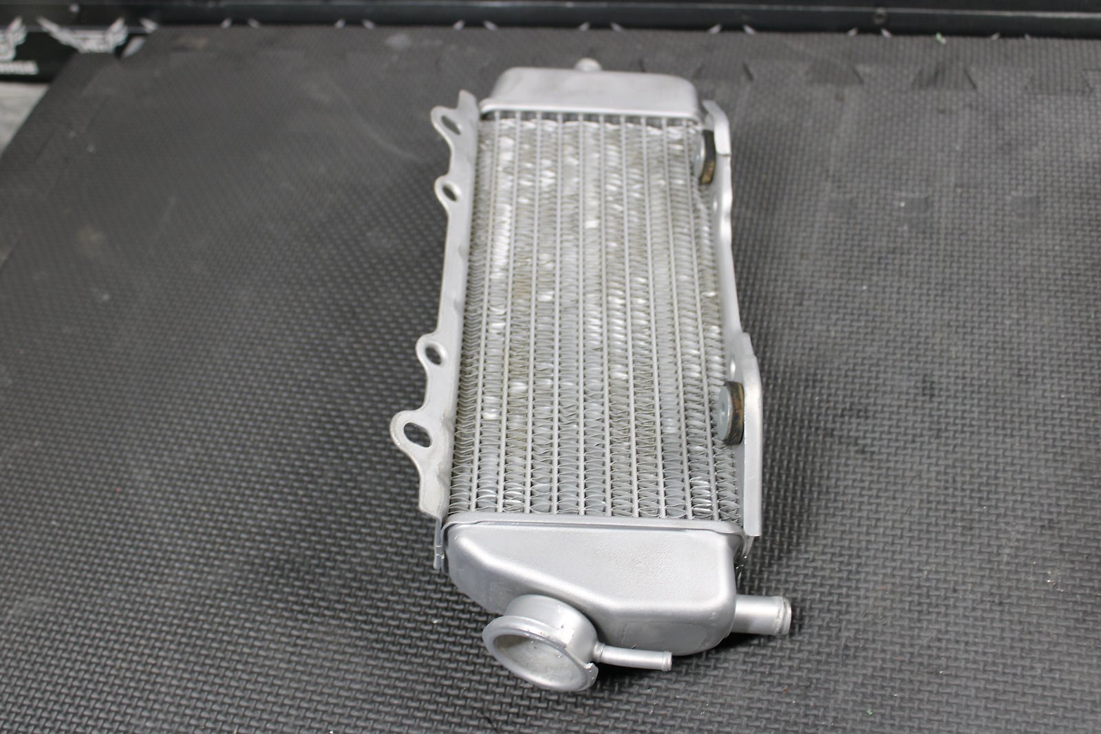 2004 KAWASAKI KX250F OEM ENGINE MOTOR COOLING COOLER RADIATOR MINT! 39061 - 0 - hggarage