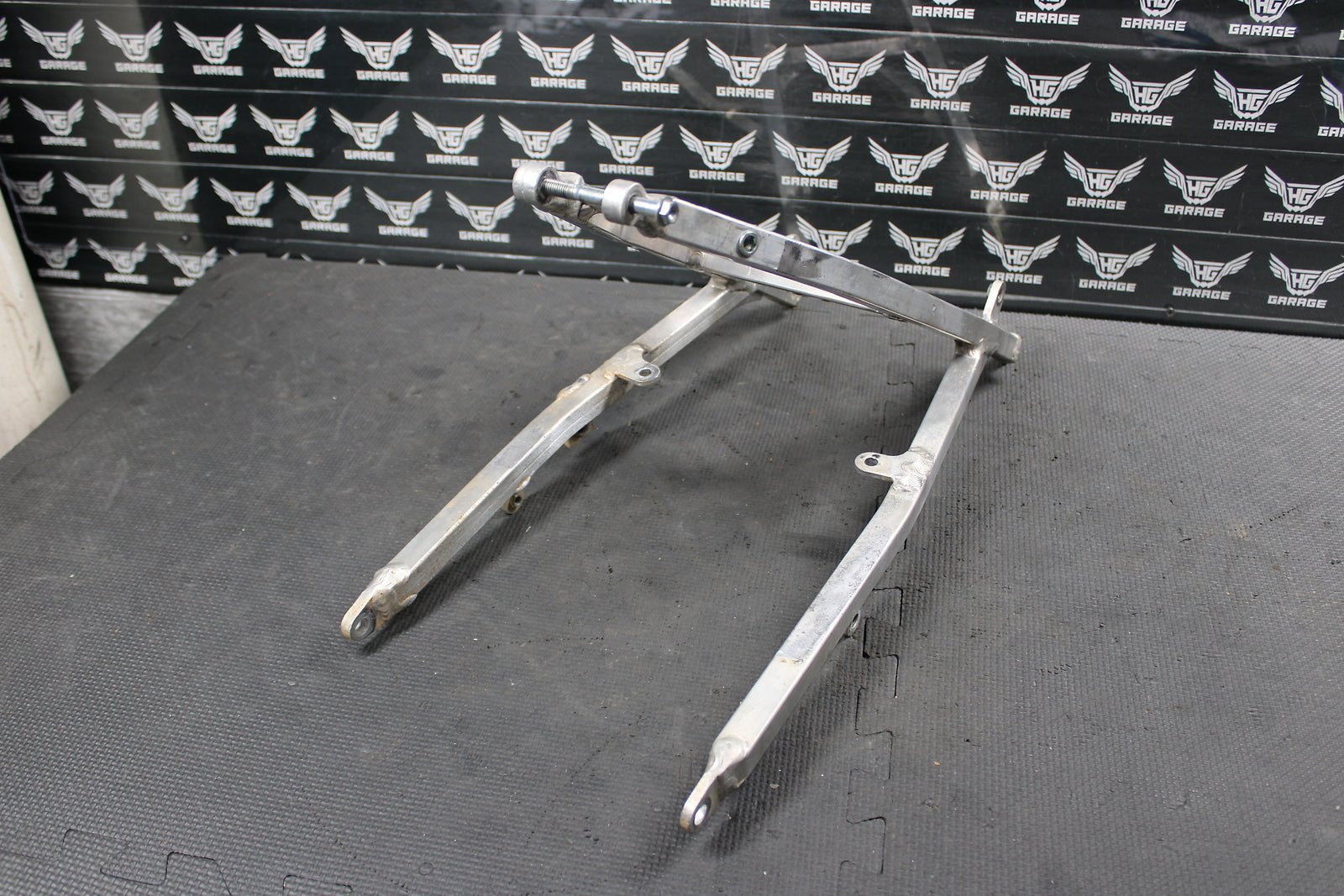 2002 HONDA CRF450R OEM REAR BACK SUB FRAME SUBFRAME NICE! 50200 - MEB - 670 - hggarage