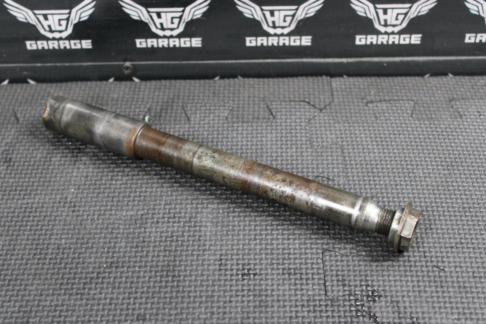1999 YAMAHA YZ125 OEM FRONT WHEEL RIM AXLE PIVOT BOLT 5BE - 25181 - 00 - 00 - hggarage