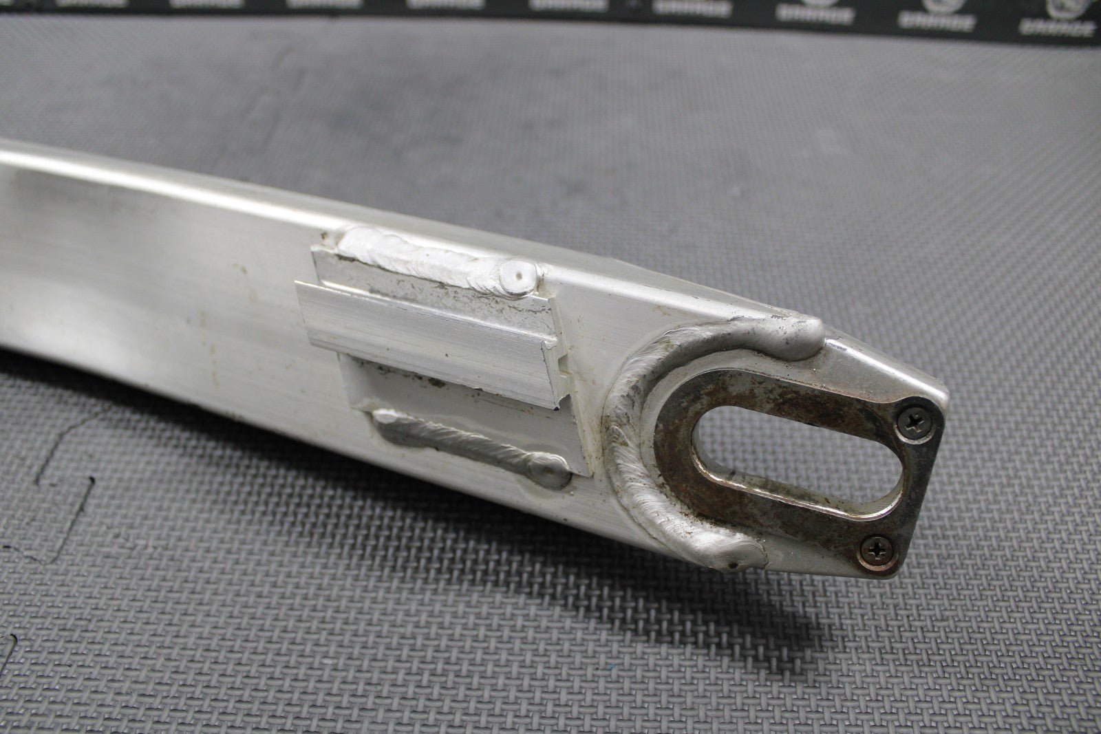 1999 SUZUKI RM125 RM250 OEM SWINGARM SWING ARM SUSPENSION 61000 - 37E10 NICE! - hggarage