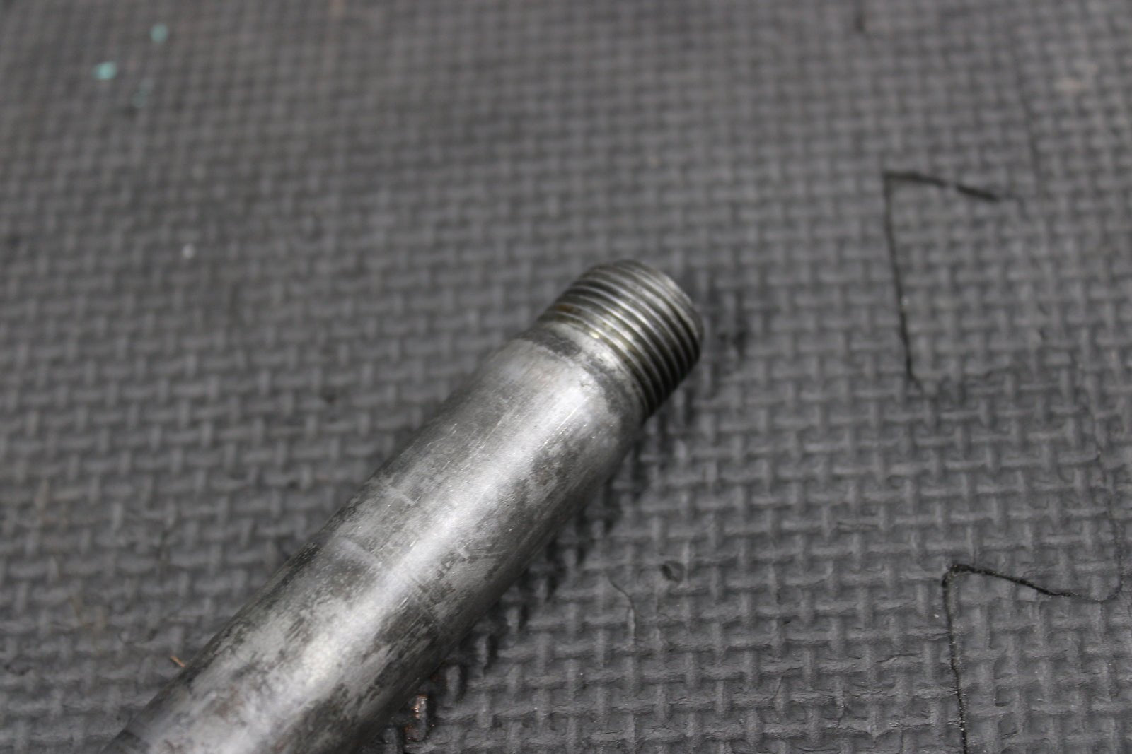 1999 SUZUKI 96 - 00 RM250 OEM FRONT WHEEL RIM AXLE PIVOT BOLT 54711 - 36E00 - hggarage