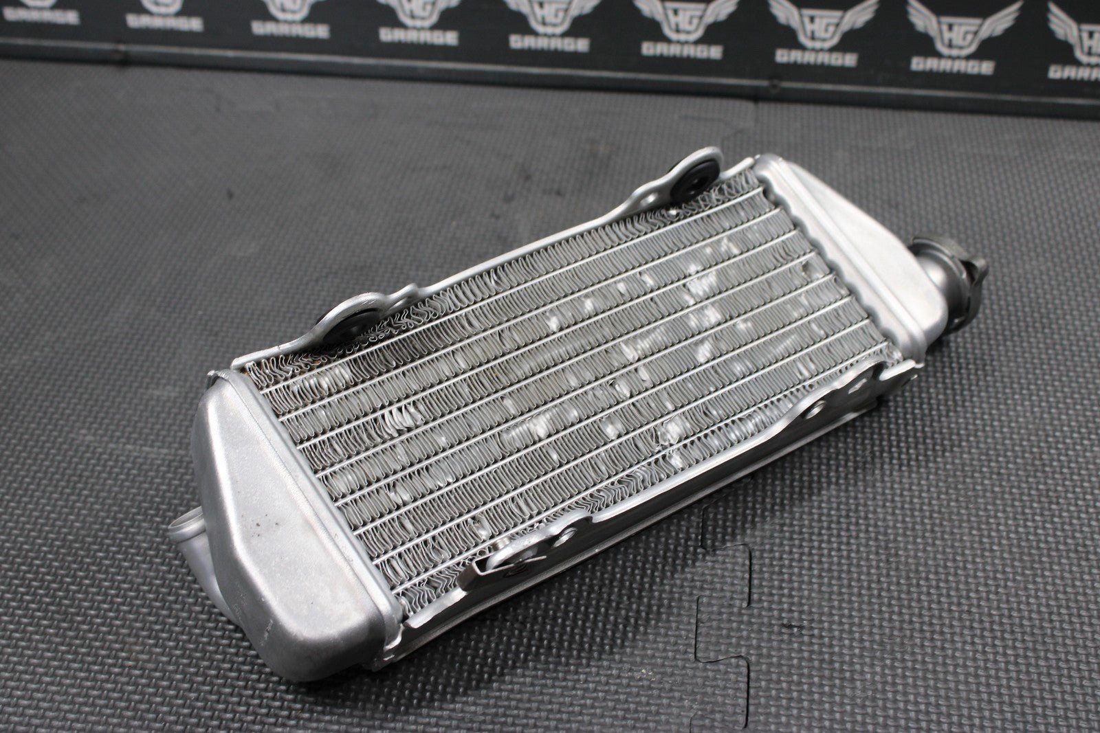 2000 KTM 250 EXC OEM LEFT ENGINE MOTOR COOLING COOLER RADIATOR - hggarage