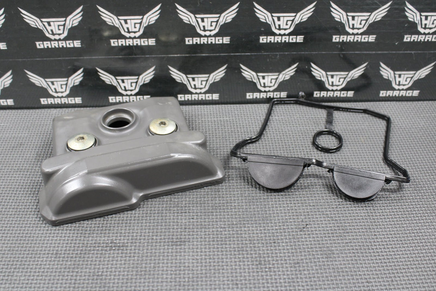 2018 SUZUKI RMZ450 OEM ENGINE MOTOR CYLINDER HEAD VALVE COVER COVER 11171 - 28H00 - hggarage