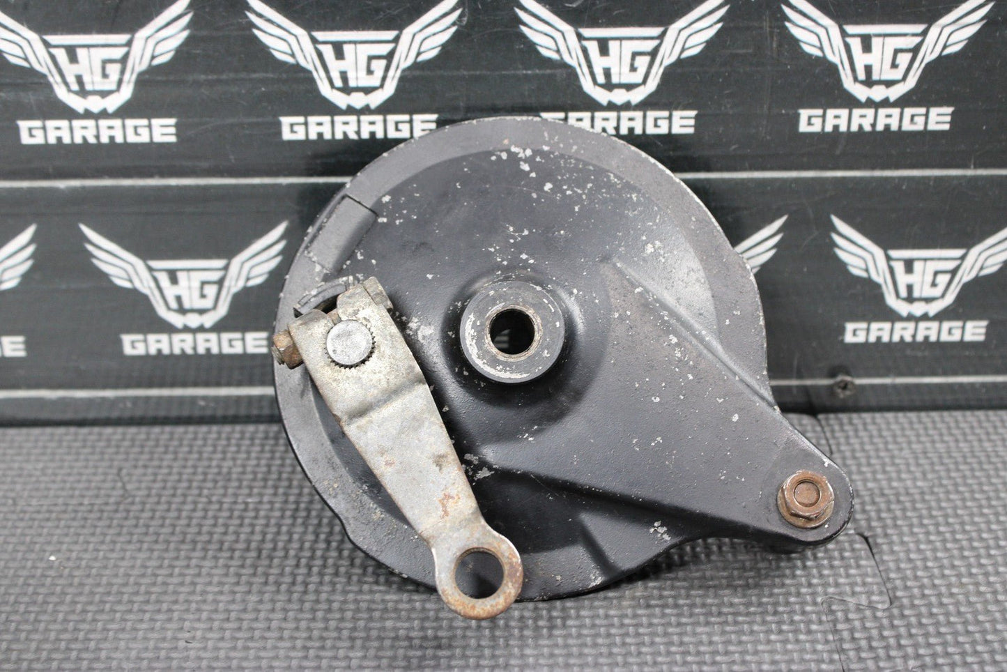 1985 YAMAHA PW80 OEM REAR BACK BRAKE DRUM ASSEMBLY 1M3 - 25321 - 02 - 98 - hggarage