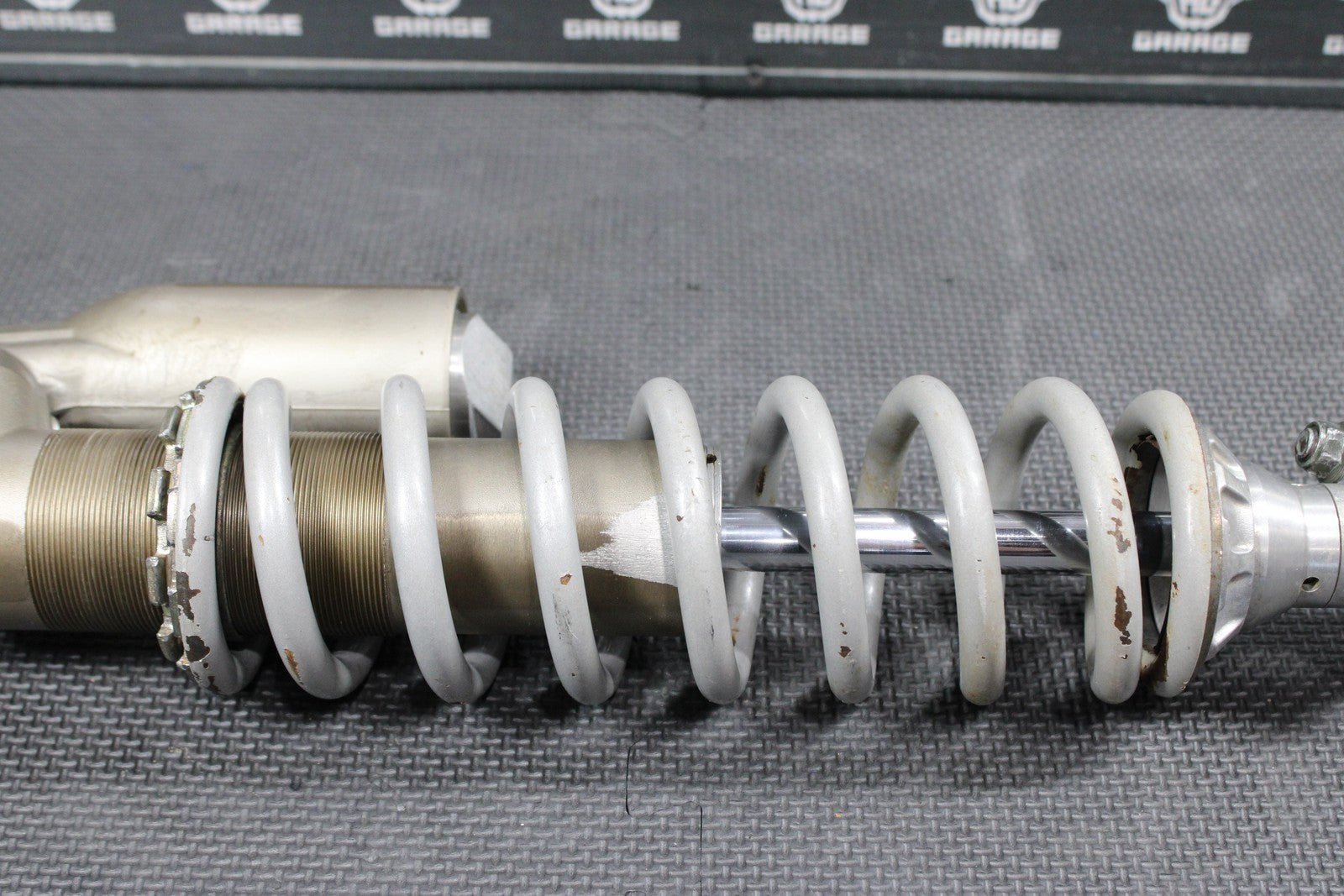 2006 YAMAHA YZ450F OEM REAR BACK SHOCK ABSORBER SUSPENSION 2S2 - 22200 - 00 - 00 - hggarage