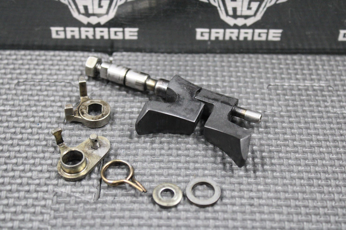 2000 2001 HONDA CR125R OEM EXHAUST POWERVALVE FLAP VALVE SET SHAFT 06140 - KZ4 - A90 - hggarage