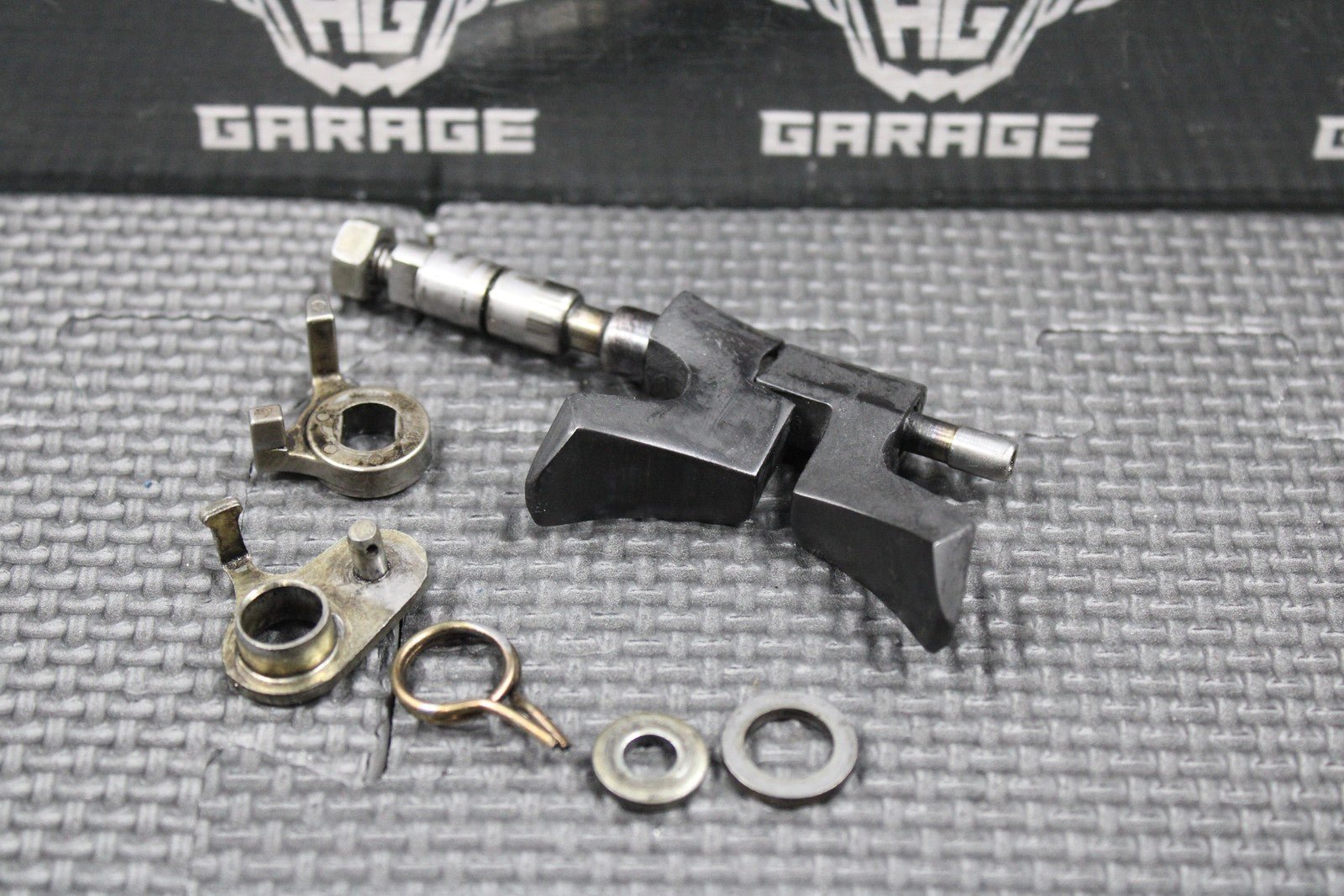2000 2001 HONDA CR125R OEM EXHAUST POWERVALVE FLAP VALVE SET SHAFT 06140 - KZ4 - A90 - hggarage